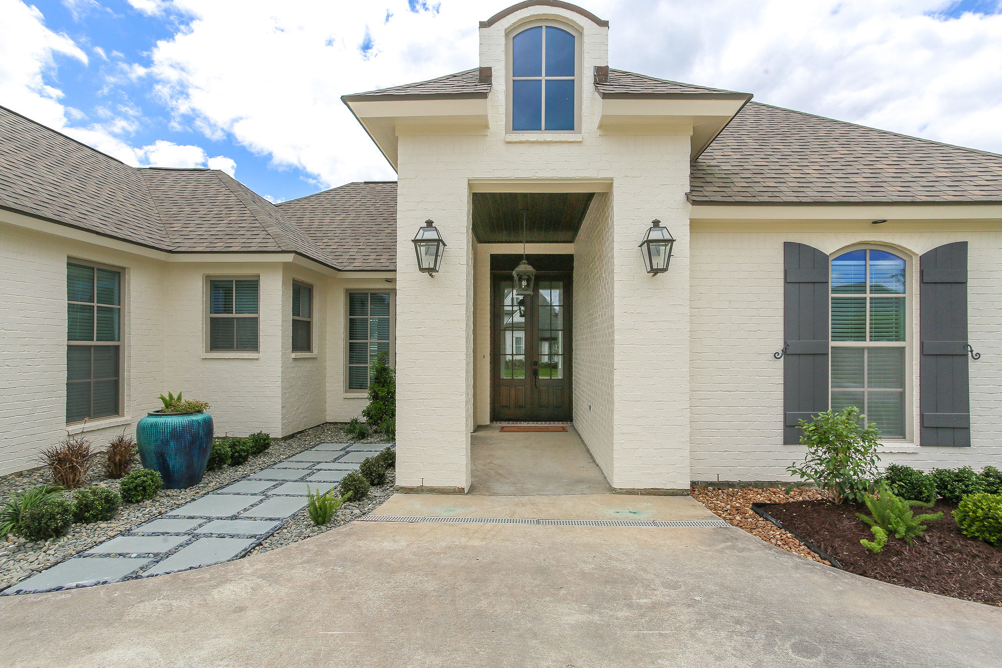 4111 Oleander Lake Charles, LA 70605